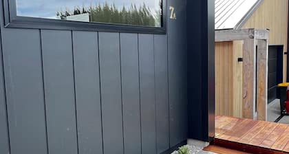 Lovely one-bedroom apartment with AC and stunning mountain views in Jacks Point