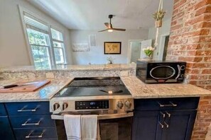 Fridge, microwave, oven, stovetop - Historic Powhatan Retreat | Walk to Restaurants & Distillery (Powhatan)