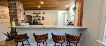 Historic Powhatan Retreat | Walk to Restaurants & Distillery