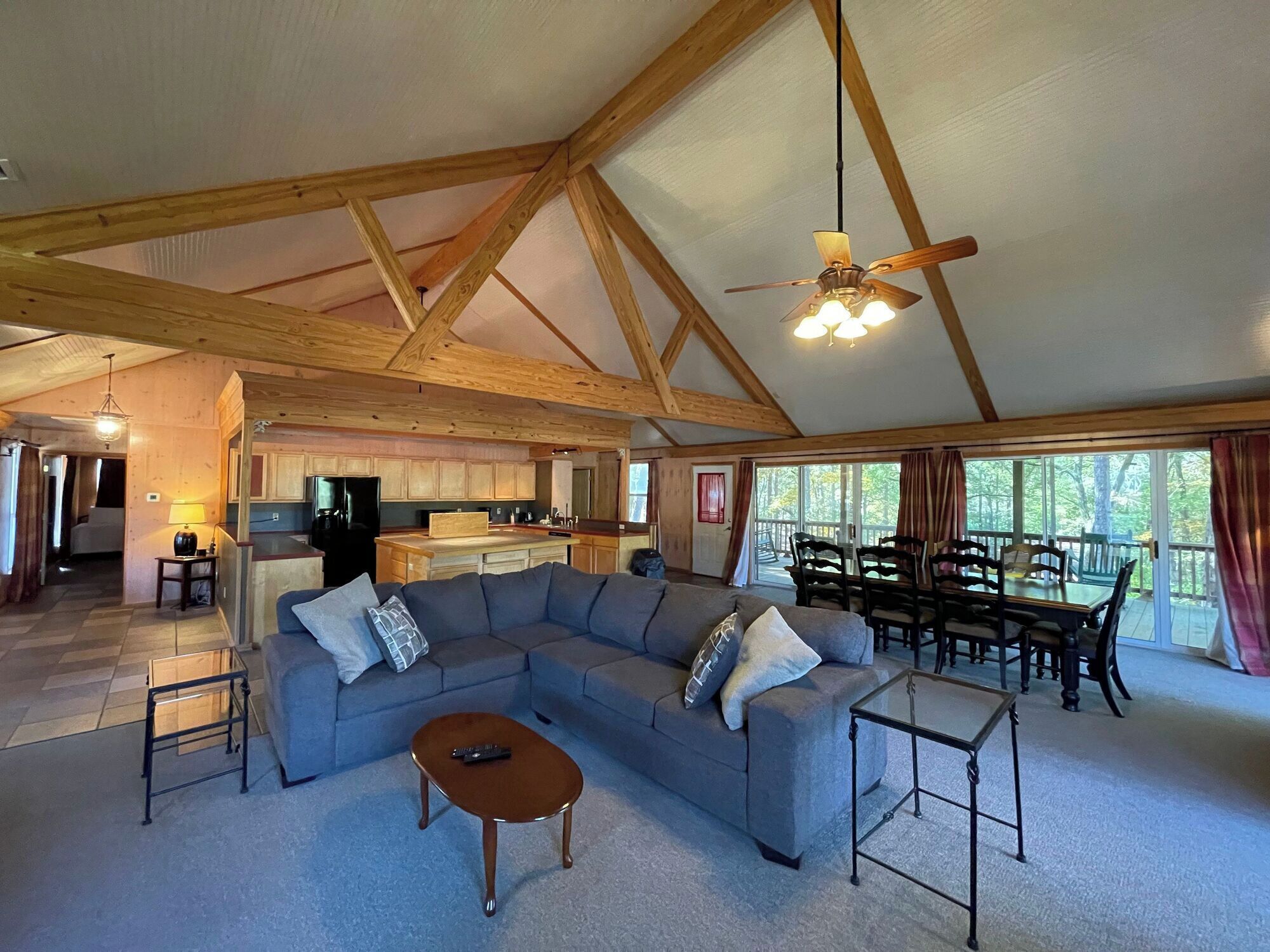 Televisión, chimenea