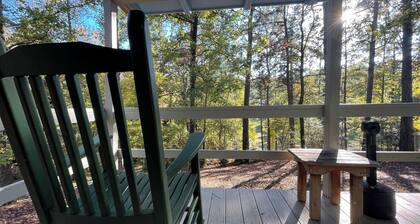 Peaceful 1-Bedroom Cabin with Full Kitchen, Pond Views & Outdoor Firepit
