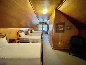 4 habitaciones, tabla de planchar con plancha, wifi y ropa de cama 