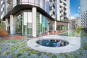 Pool - Hidden Gem @CBD Stunning Views/Pool, Gym & Parking (Melbourne)