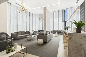 TV - Hidden Gem @CBD Stunning Views/Pool, Gym & Parking (Melbourne)