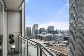 Property grounds - luxury SKY @CBD Stunning Views/Pool, Gym & Parking (Melbourne)