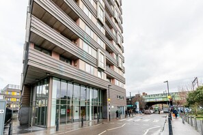 Exterior - Blueground | Shadwell, balcony, nr Tower Bridge (London)