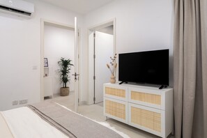 Apartment, City View | Blackout drapes, iron/ironing board, free WiFi - Modern & Central 2 BR Ensuite Retreat (Msida)