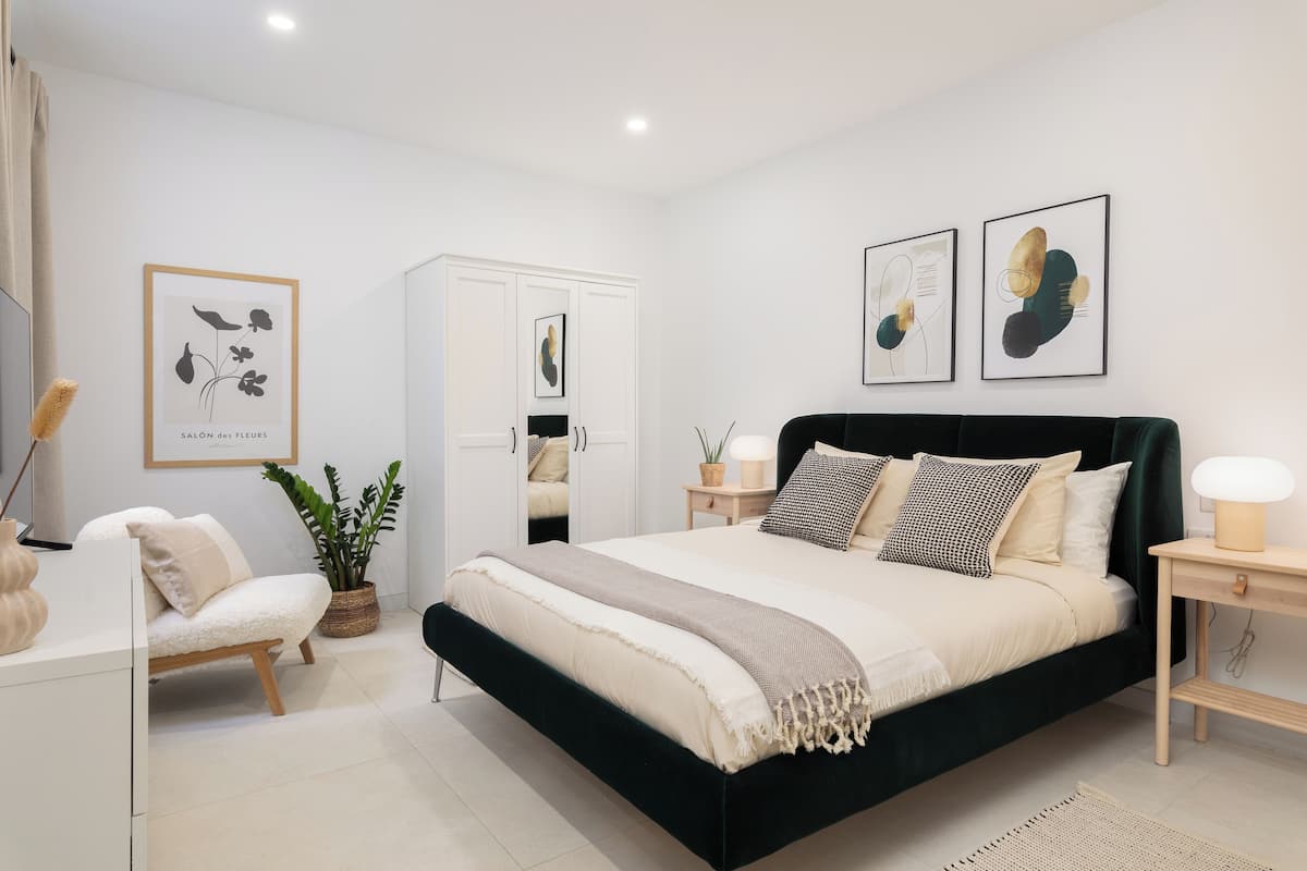 Appartement, uitzicht op stad | Verduisterende gordijnen, een strijkplank/strijkijzer, gratis wifi