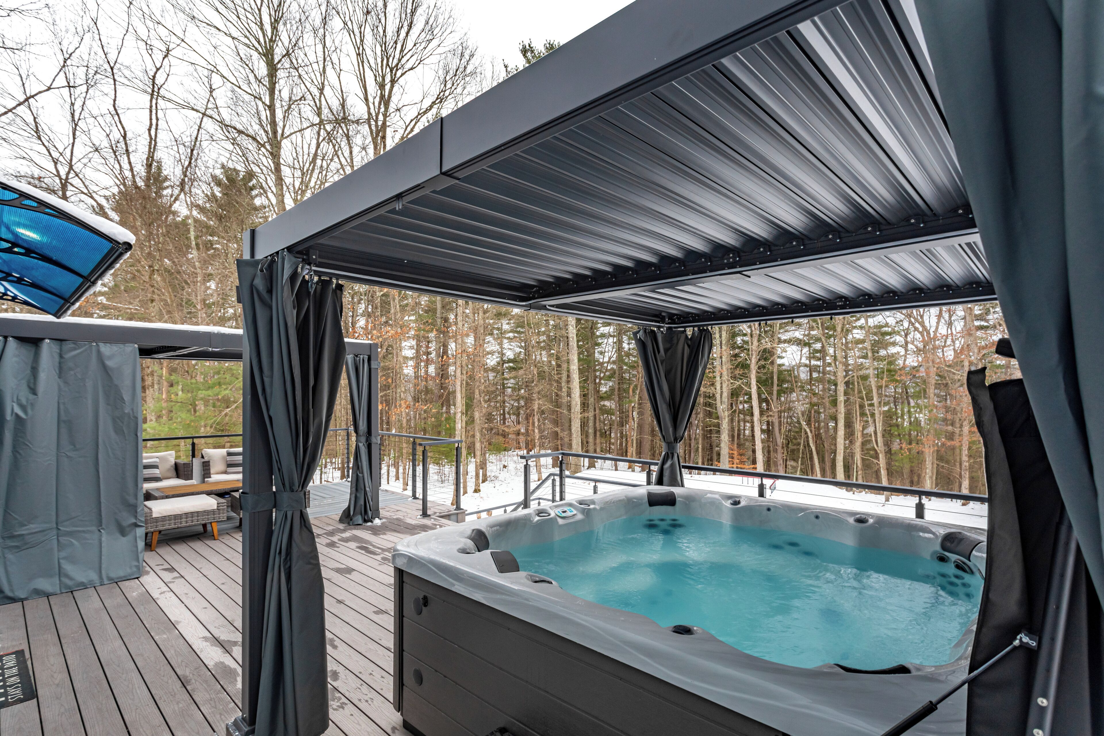 Tina de hidromasaje al aire libre