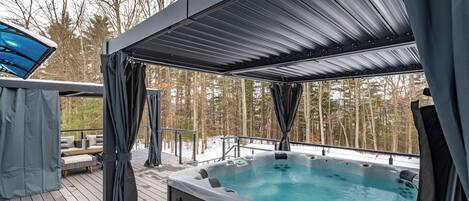 Tina de hidromasaje al aire libre