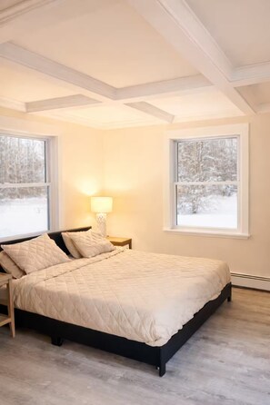 Free WiFi, bed sheets, wheelchair access - CJ Ranch - Spacious Up North Getaway on 55 acres (Mio)