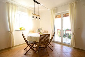 Dining - Holiday apartment with air conditioning (Pula)