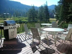 Outdoor dining - The Meadows Modern Suite Deck & Garage Parking (Kirkwood)