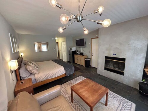 The Meadows Modern Suite Deck & Garage Parking