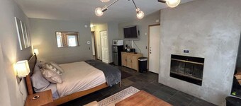 The Meadows Modern Suite Deck & Garage Parking