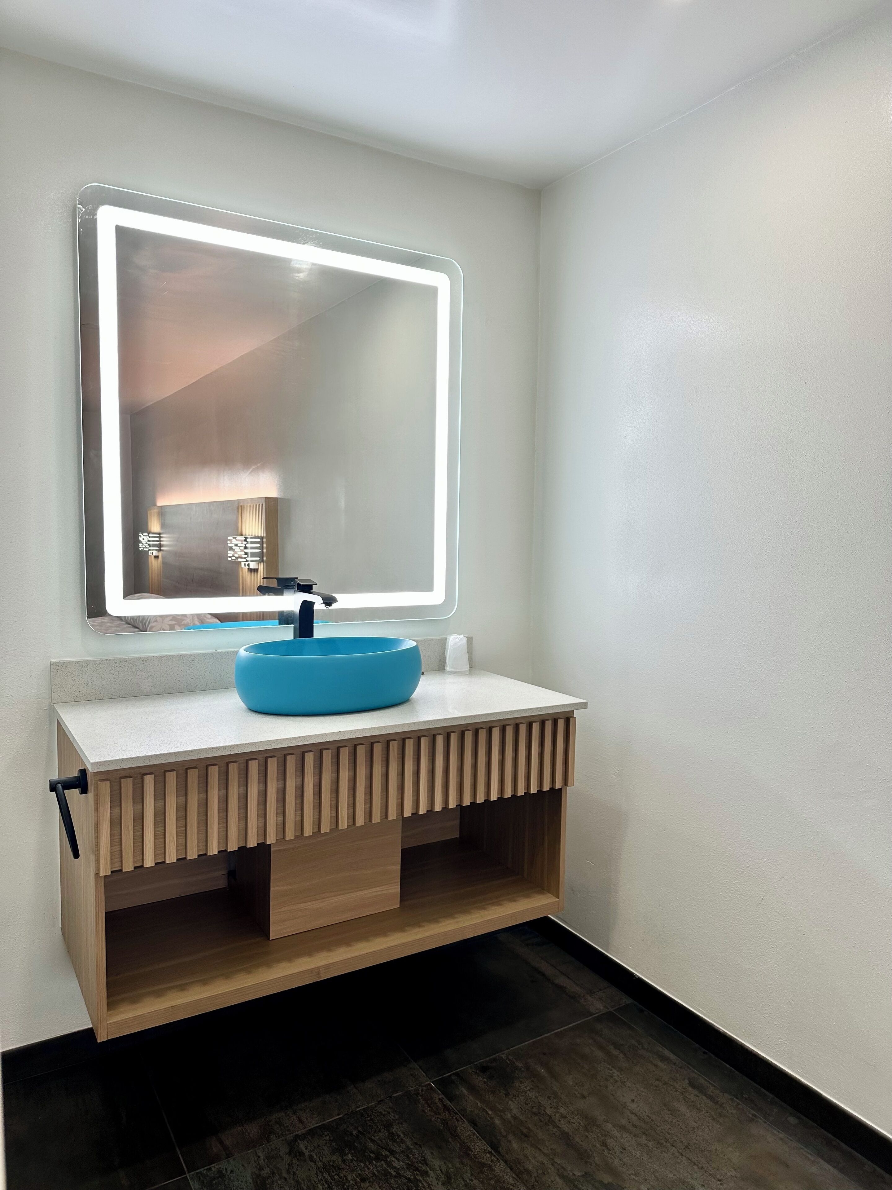 Comfort Room, 1 King Bed, Private Bathroom | Bathroom | Shower, towels, soap, shampoo