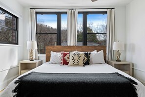 Tabla de planchar con plancha, wifi y ropa de cama 