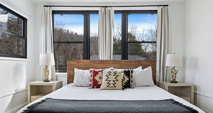 Nice 1-bedroom hotel suites with AC in vibrant Asheville
