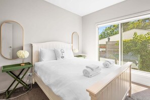 3 bedrooms, iron/ironing board, travel cot, free WiFi - Ruby Escape - Yarra Valley Family Getaway (Healesville)