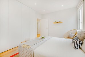3 bedrooms, desk, iron/ironing board, Internet - Espinho Beach 4 Stays with Terrace (Espinho)
