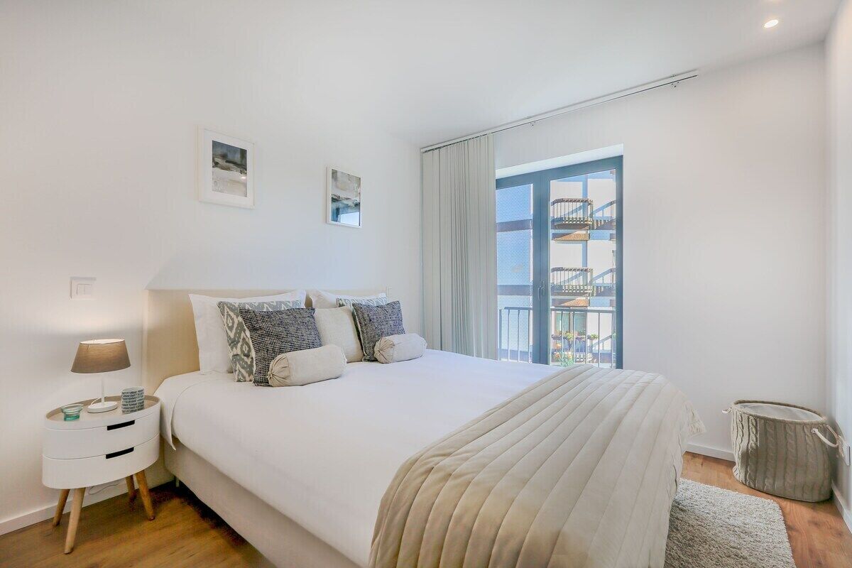 2 bedrooms, iron/ironing board, Internet