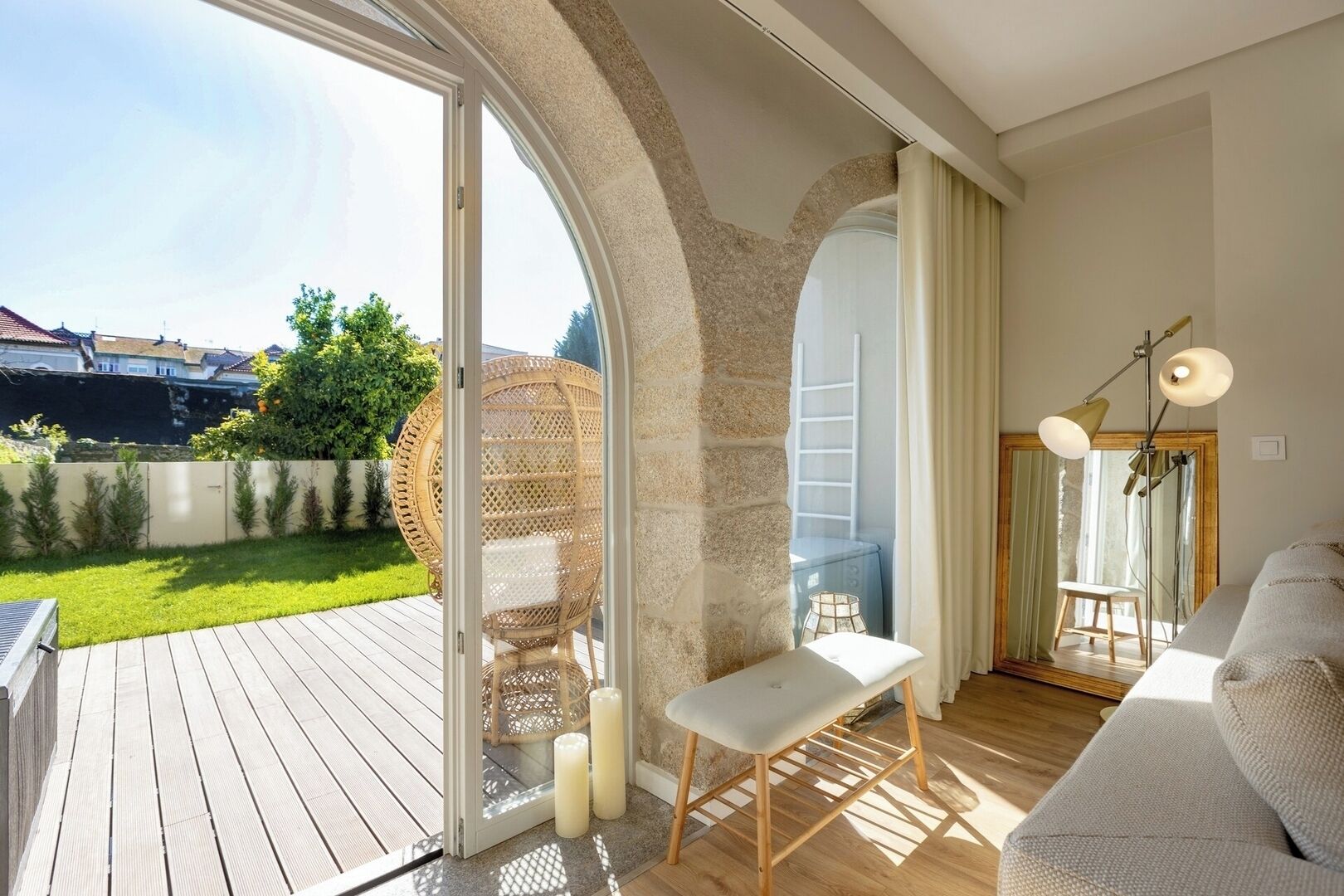 المنشأة من الداخل