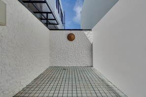 Biệt thự, quang cảnh hồ bơi | Khuôn viên nơi lưu trú