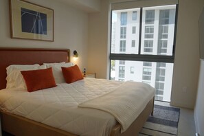 1 bedroom, travel cot, free WiFi - Tropical 1BR Hideaway at The Crosby (Miami)