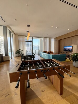 Games room - 2BR/2BA Palm Oasis at The Crosby (Miami)