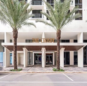 Exterior detail - 2BR/2BA Palm Oasis at The Crosby (Miami)