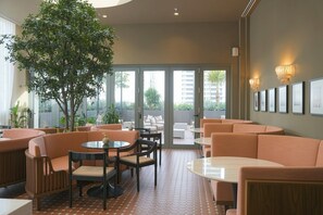 Dining - 2BR/2BA Palm Oasis at The Crosby (Miami)