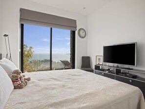 3 bedrooms, iron/ironing board, Internet, bed sheets - 5★ Luxury Apartment | Sea View | 3 Bedrooms (Sainte Maxime)