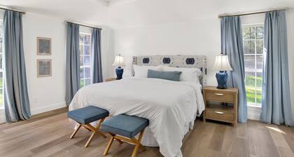 NEW LISTING Peaceful Fairhope Retreat, 4 BR on acreage, fire pit, bunk room