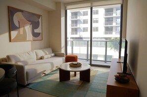 Foosball - Stylish Minimalist 1BR in The Crosby (Miami)