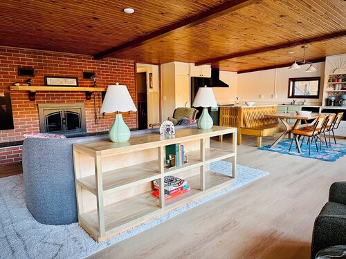Let’s go to Ozran Cottage - a mid-century Lakefront getaway