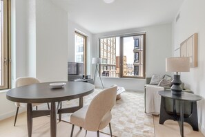 Télévision, chaîne hi-fi