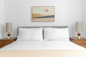 Iron/ironing board, WiFi, bed sheets - Blueground | Greenpoint, pool, nr East River (Brooklyn)