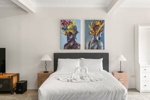 Iron/ironing board, WiFi, bed sheets - Spacious 5BR Family Home in Upper Mount Gravatt (Upper Mount Gravatt)