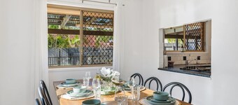 Peaceful 3BR Family Home in Rochedale South