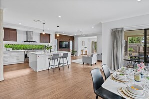 Dining - 4BR Family Home in Rochedale | Aussie Local Living (Rochedale)