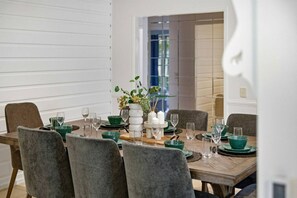 Dining - Modern 4B Family-Friendly Home in Robertson QLD (Robertson)