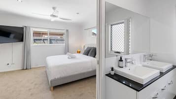 Strygejern/strygebræt, weekendseng, Wi-Fi, sengetøj