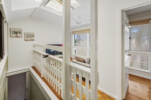 Interior - Coastal Wynnum Home | Near Plaza &City Connections (Wynnum)