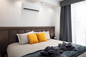 Penthouse, City View - Big 2BD Duplex Penthouse & Large Terrace (Gżira)