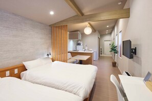 GF-5 (Up to 5 Guests): Complimentary Light Snacks & Beer (per guest) / Non-Smoking | Individually decorated, individually furnished, free WiFi, bed sheets - Solana Smart INN Fuji Gotenba  (Gotemba)