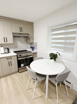 Private kitchen - Brand New 1BR Private Suite • Heart of Maple Ridge (Maple Ridge)