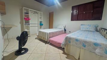 2 quartos, Wi-Fi de cortesia, roupa de cama