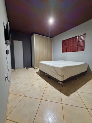 2 bedrooms, free WiFi, bed sheets, wheelchair access