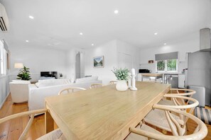 Dining - Light-Filled Queenslander | Covered Deck | Family Friendly (Red Hill)