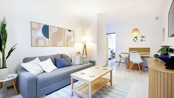 Penthouse, City View | Living area